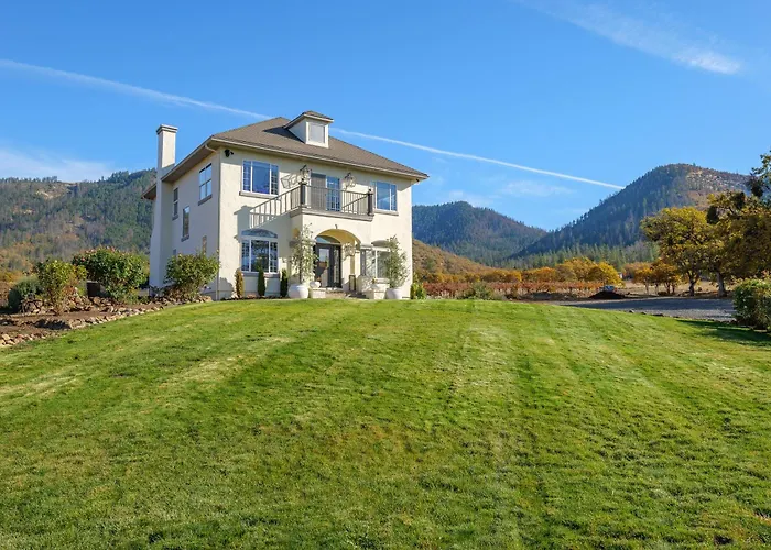 Starry Oak Vineyard Retreat W Hot Tub