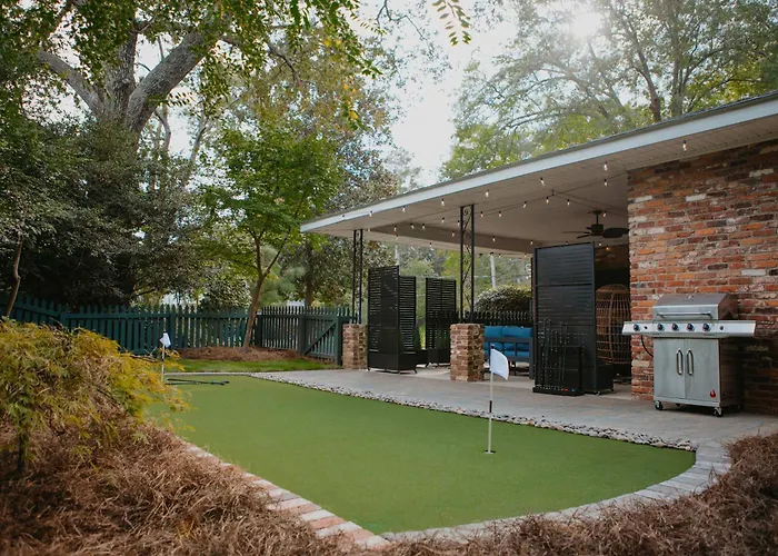 Briarwood Cottage Hot Tub Putt Putt Games