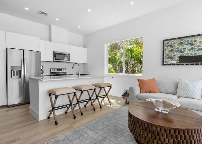 Oceanfront Sunset Patio W/ Bbq + Pool, Gym & Spa