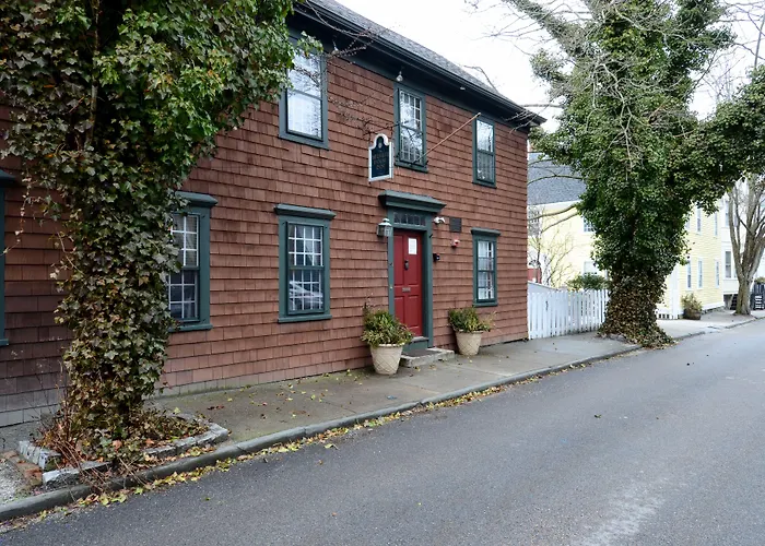 Family Hotel: Melville House Newport