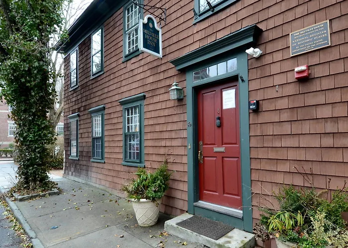 Family Hotel: Melville House Newport