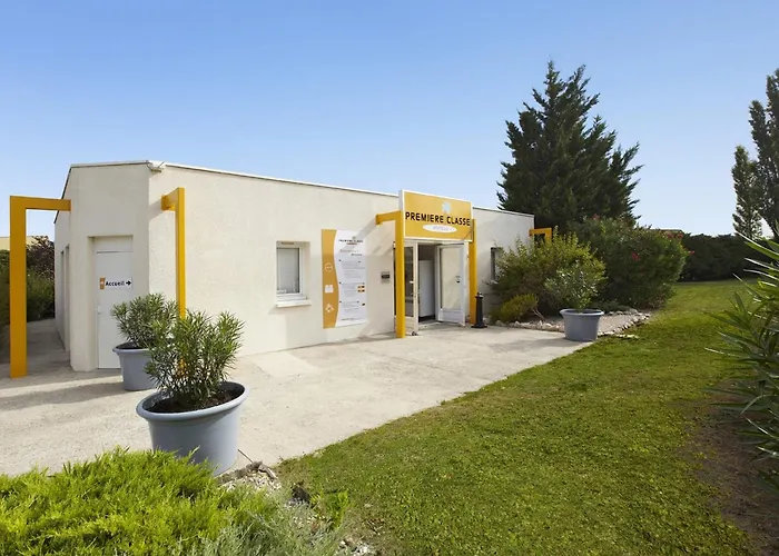 Hôtel avec vue: Premiere Classe Avignon Courtine Gare TGV