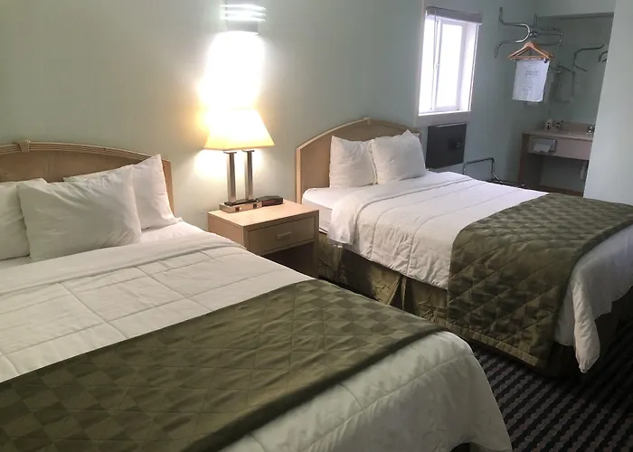 Travelodge By Wyndham North Of Downtown