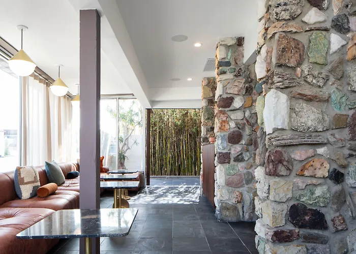 Luxury hotel only: The Pearl Hotel