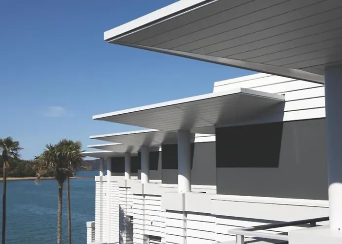 Waterfront Suites - Heritage Collection