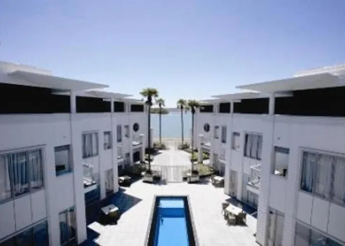 Waterfront Suites - Heritage Collection
