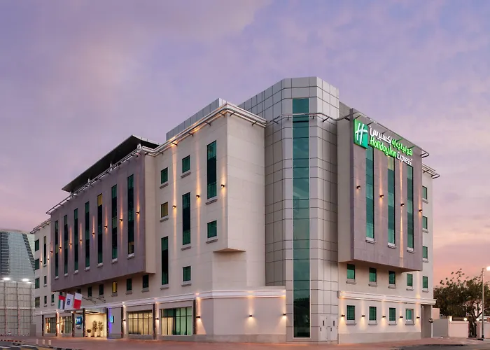 Resorts Guide Holiday Inn Express Dubai Safa Park By Ihg