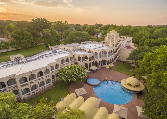 Zentrales Hotel: Victoria Falls Rainbow Hotel