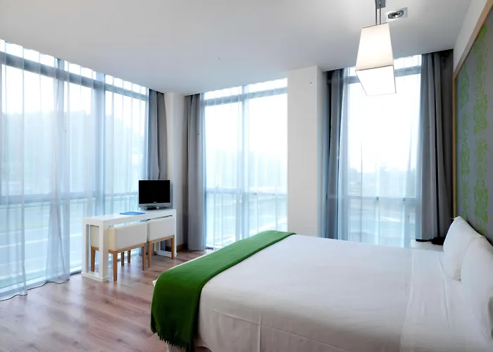 Hotel de 4 estrellas: NH La Avanzada