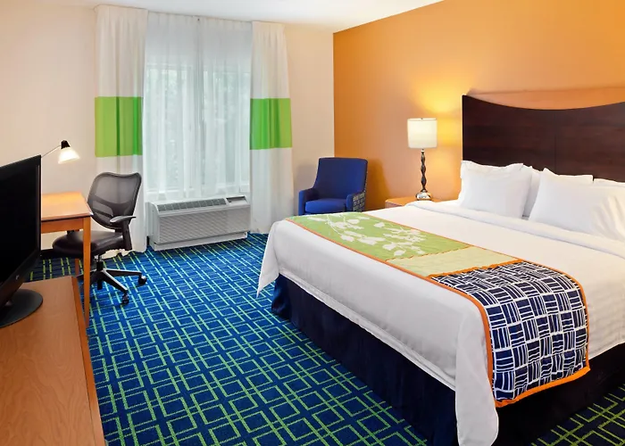 3 star hotels Fairfield Inn & Suites Lewisburg