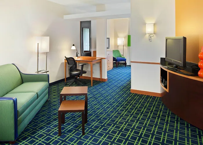 3 star hotels Fairfield Inn & Suites Lewisburg