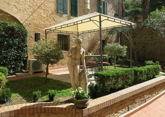 Piazza Paradiso