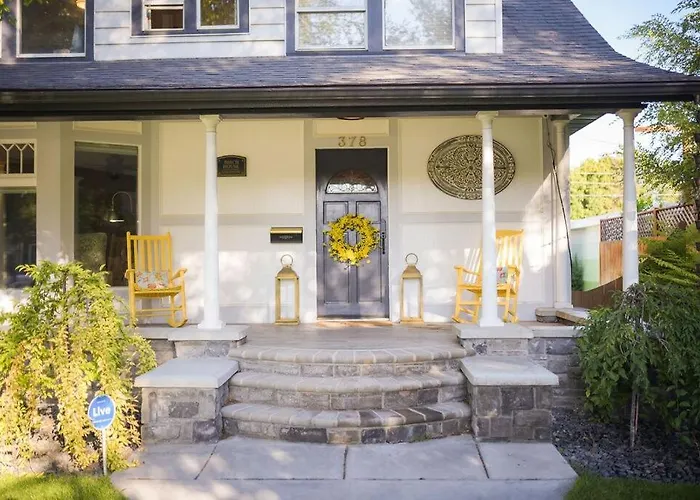 Historic And Charming Birch House