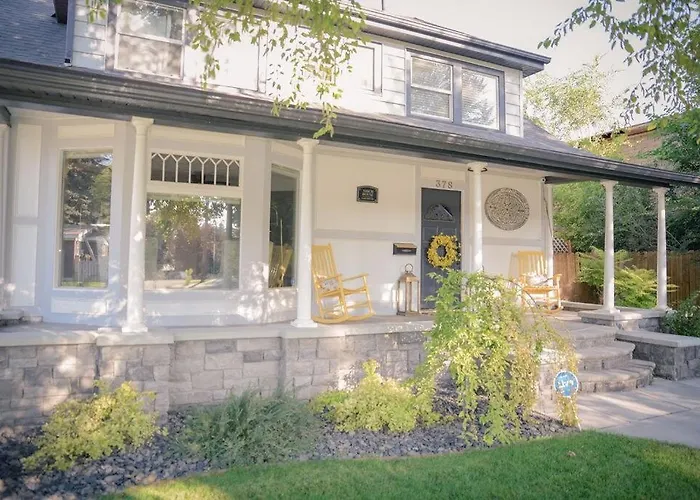 Historic And Charming Birch House