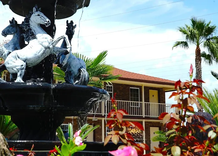 Hotel: American Inn & Suites - Savannah / Garden City