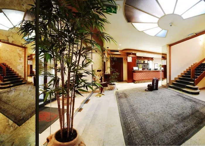 Cheap hotels Estense