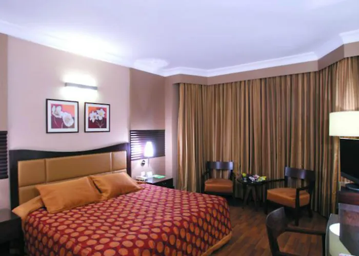 Hotel with view: The Retreat Hotel & Convention Centre