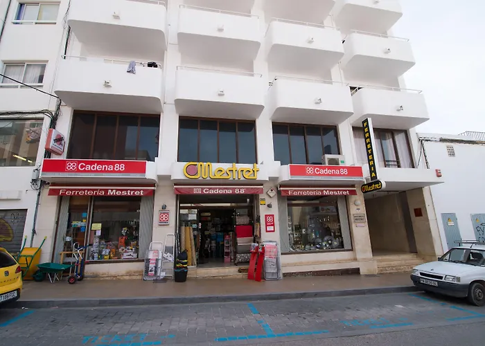 Hotel cerca del colegio: Apartamentos Mestret