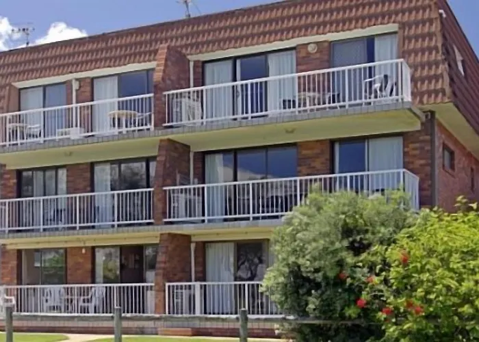 Main Beach Apartments