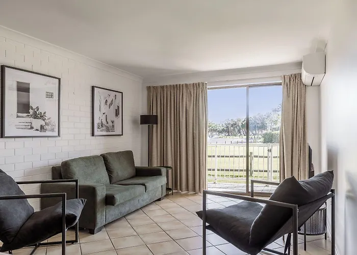 Main Beach Apartments