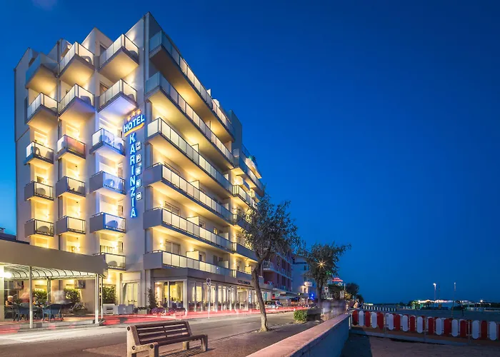 Hotel Jacuzzi: Hotel Karinzia