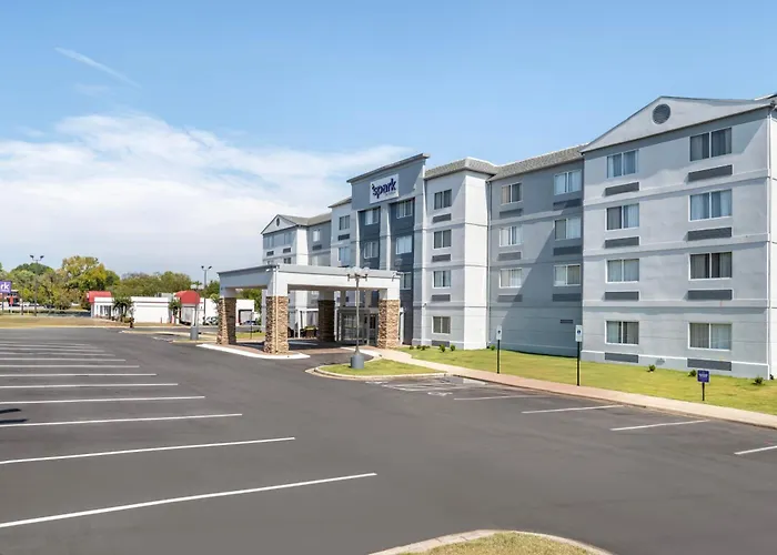 Pet Friendly hotel: Spark By Hilton Kannapolis