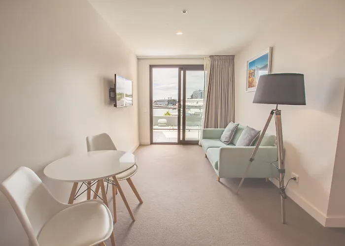 Cheap hotel: Customs House Hotel