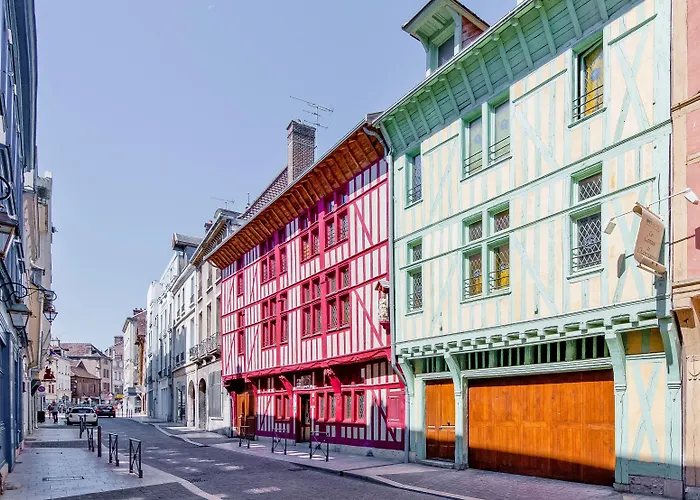 Brit Comtes De Champagne - Centre Historique
