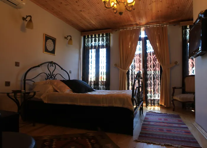 Tom Square Boutique Hotel