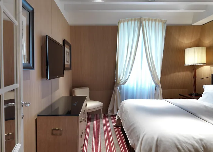 Pets Allowed Hotel Marquis Faubourg Saint-Honore - Small Luxury s Of The World