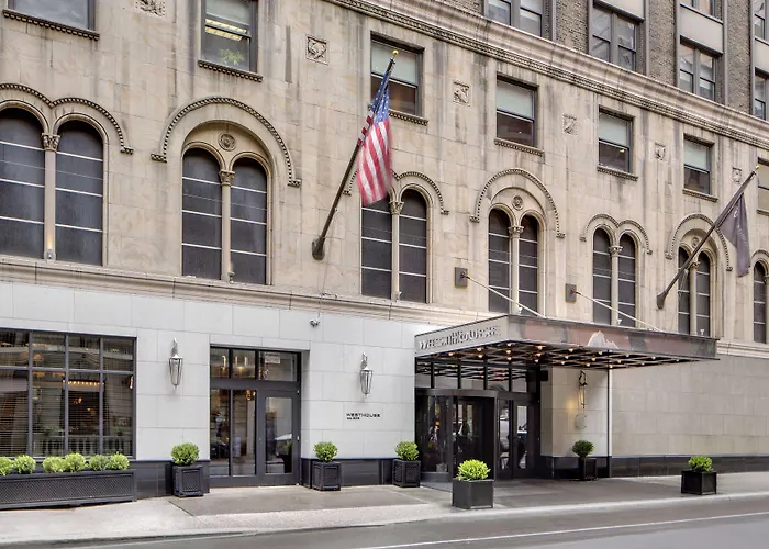Hotel with Tennis: Westhouse Hotel New York