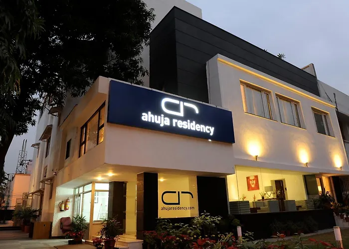 Golf hotel: Ahuja Residency Sunder Nagar