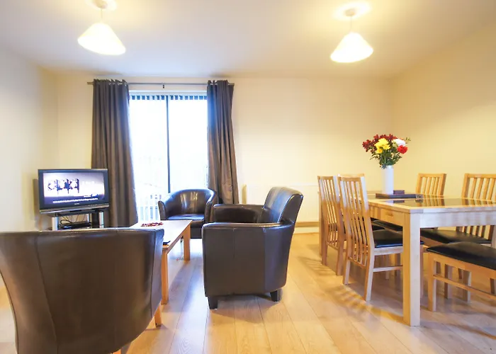 Crompton Court Apartments