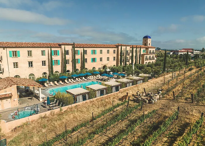 Jacuzzi hotel: Allegretto Vineyard Resort Paso Robles