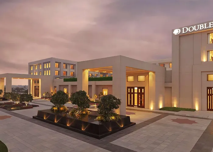 Boutique hotel only: Doubletree By Hilton Agra