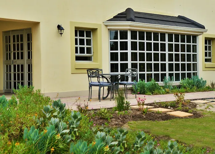 Hotels Close to Airport Road Lodge Cape Town International Airport