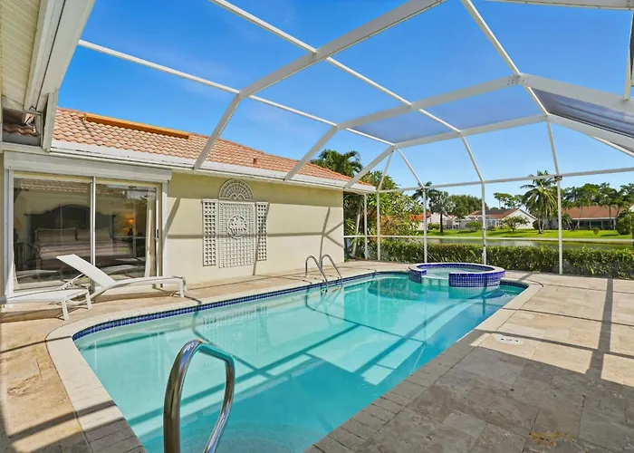 Superb Lakeside Villa With Private Pool Naples
