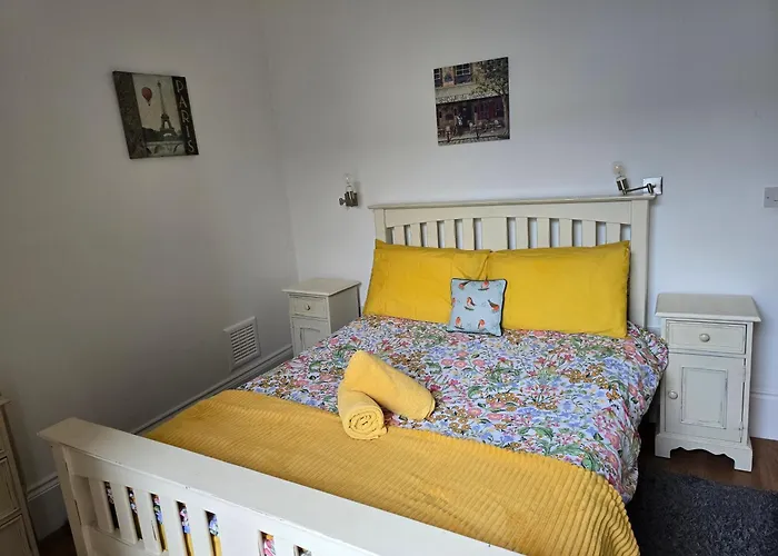 Beautiful Seafront 1 Bedroomed Apartment