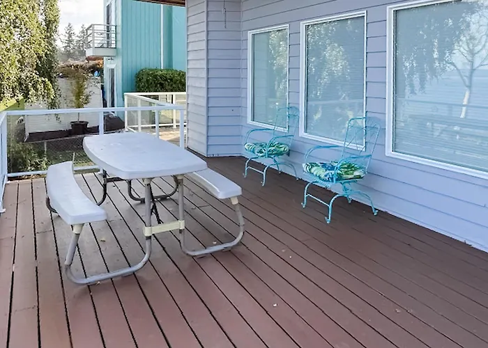 Camano Waterfront Delight