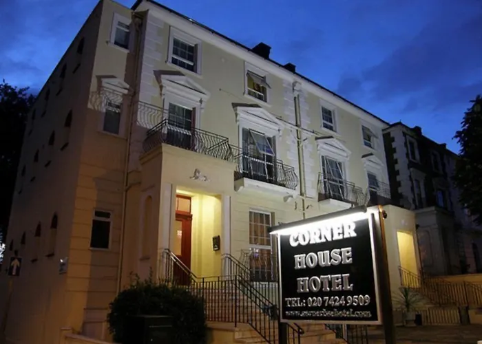 Family Hotel: Corner House Hotel