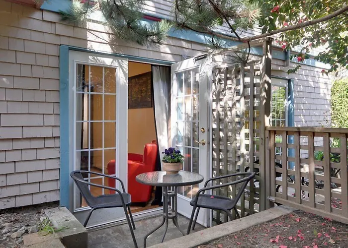 Airport Hotel: Marketa'S Bed And Breakfast