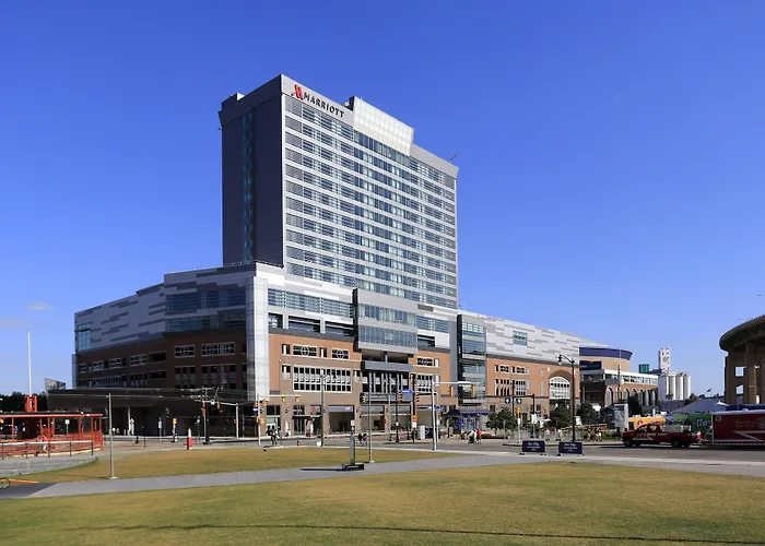 Hotels With Four Stars Buffalo Marriott At Lecom Harborcenter