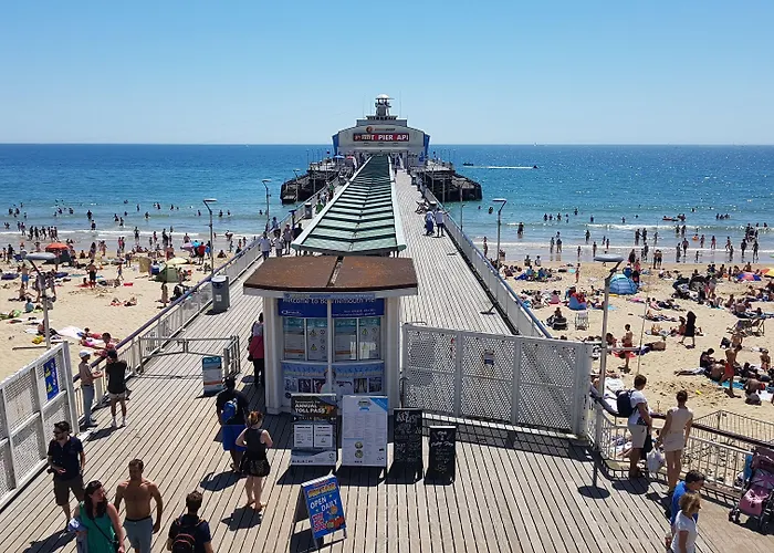 Guest house: Boscombe Reef Hotel