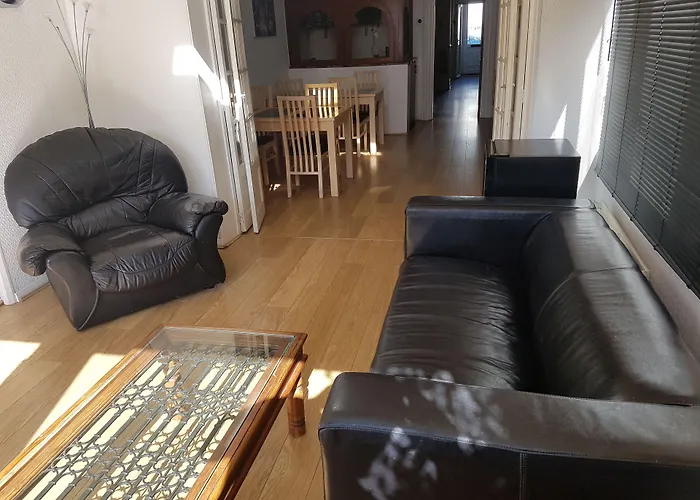 Guest house: Boscombe Reef Hotel