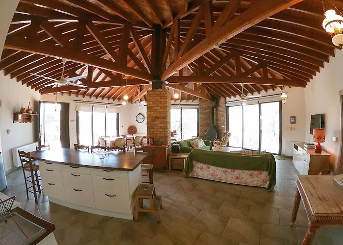 Orama Mountain Villa Farmakas