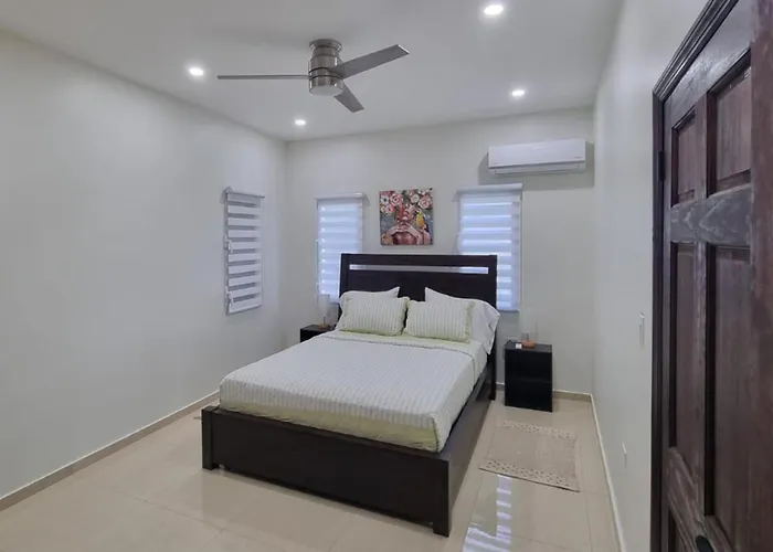 4Bed Condo - Sleeps 8 - Pool Bbq Views Parking
