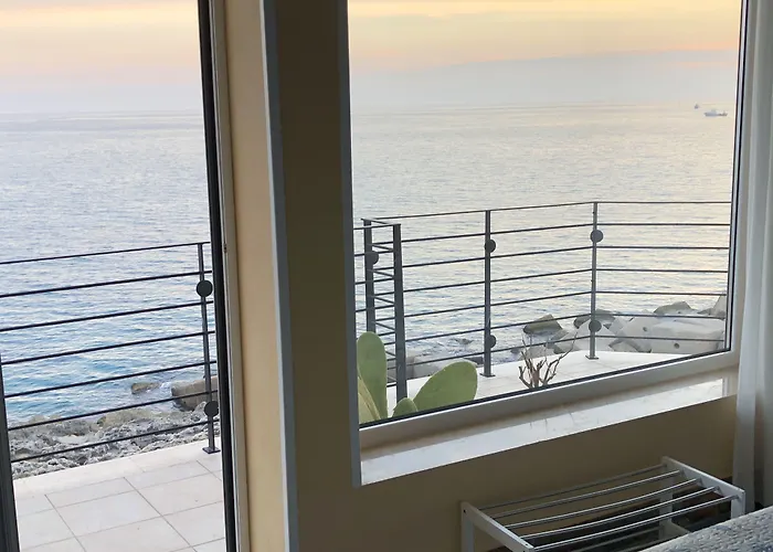  Palace Blu Mare