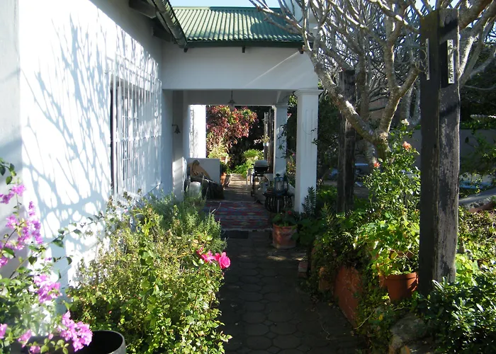 Hotel with Tennis: Valley Guest House