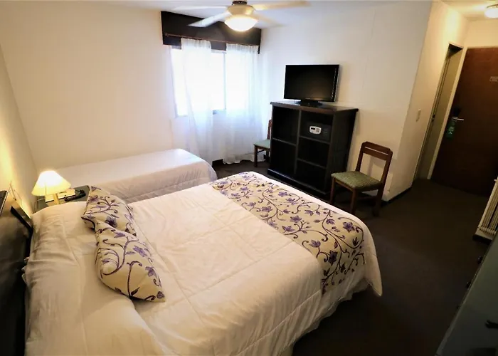 Hotel con piscina: Hotel Arona