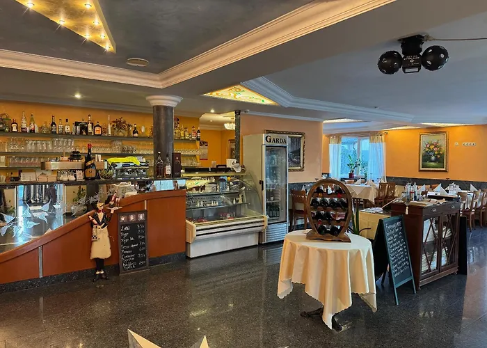 & Restaurant Garda